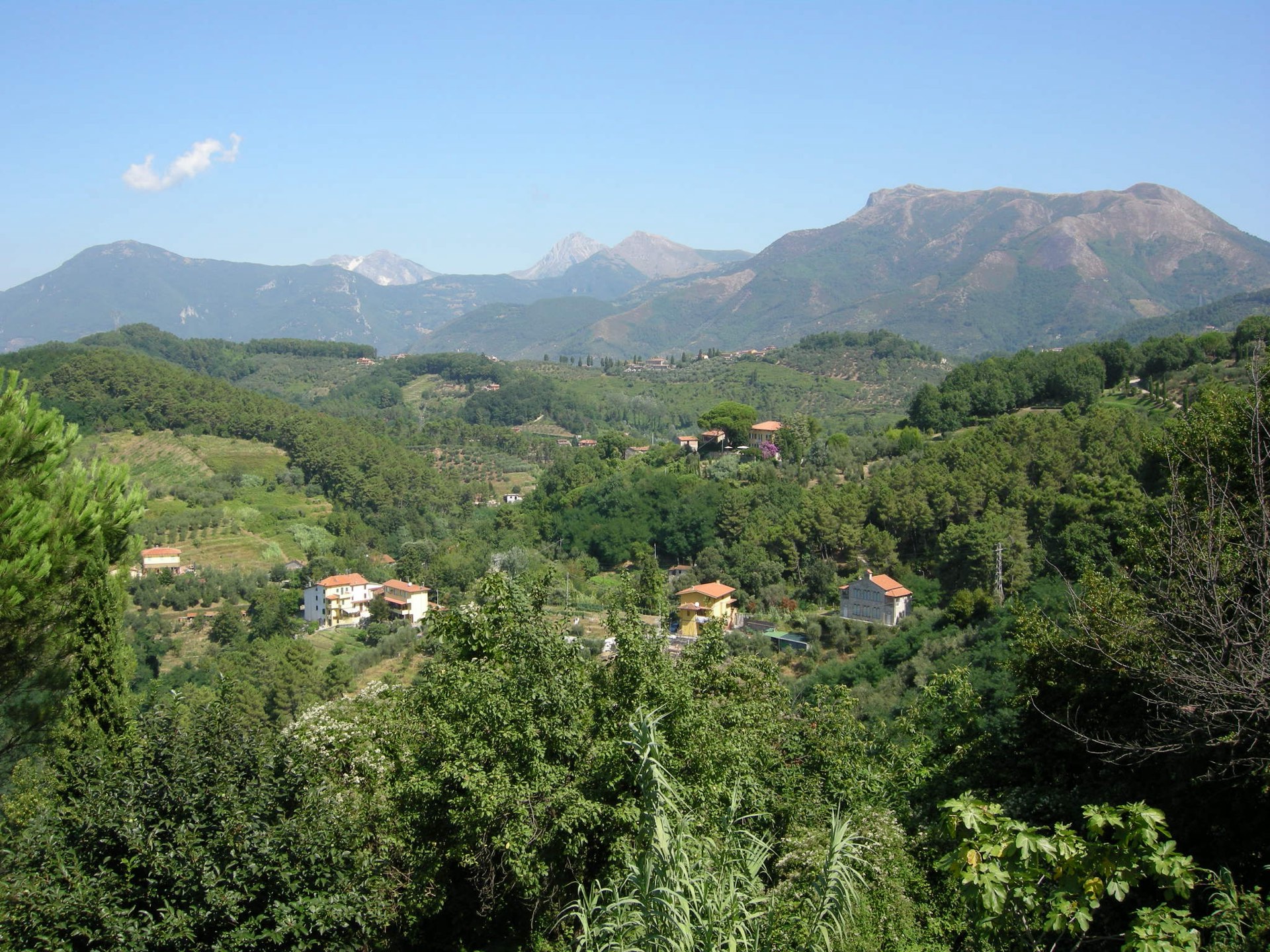 Panorama delle Alpi Apuane, l'Appennino tra Garfagnana e Lunigiana